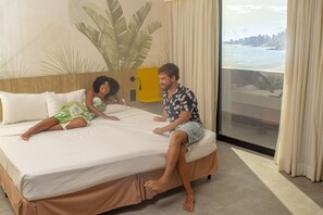 Suite Familiale, 1 trÚs grand lit et 1 canapé-lit | Vue de la chambre