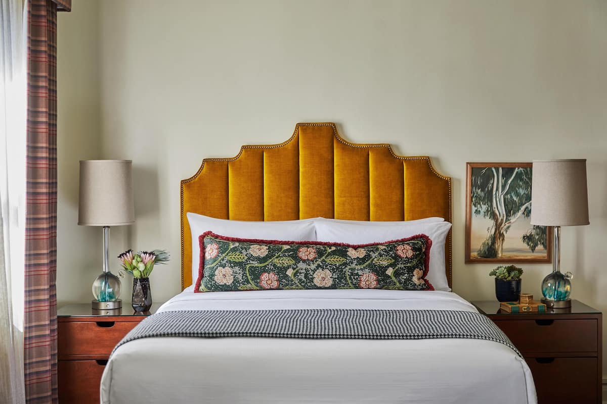 Room, 1 Queen Bed (Mobility & Hearing, Roll-In Shower) | Egyptian cotton sheets, premium bedding, pillowtop beds, in-room safe