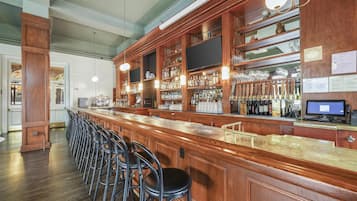 Bar (en el alojamiento)