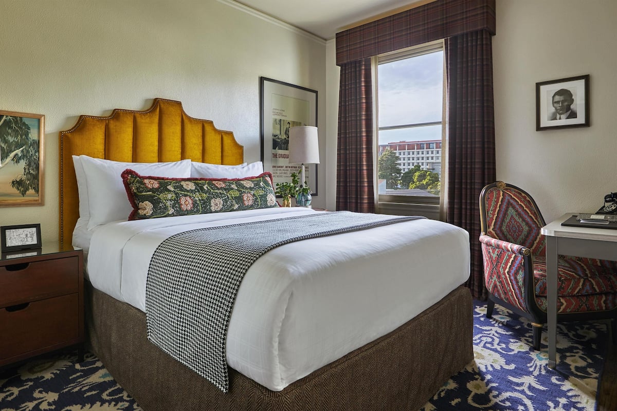 Room, 1 Queen Bed (Graduate) | Egyptian cotton sheets, premium bedding, pillowtop beds, in-room safe