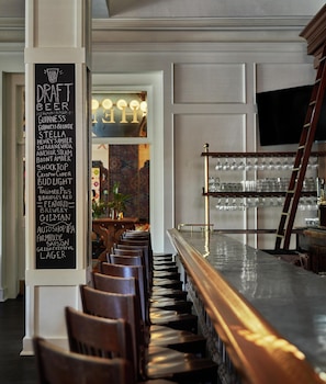 Bar (on property) - Graduate by Hilton Berkeley (Berkeley)