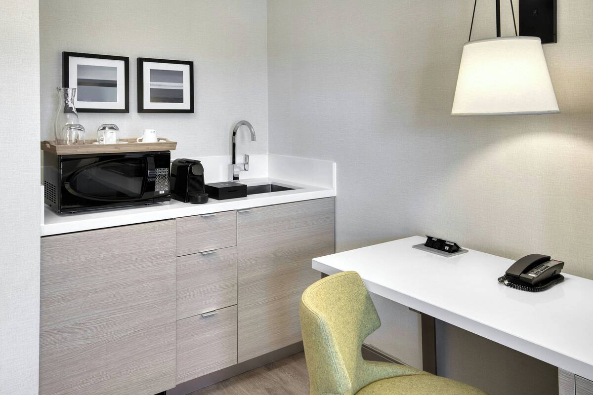 1 bedroom, premium bedding, pillow-top beds, in-room safe