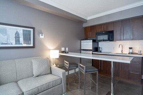Sandman Signature Mississauga Hotel - Image 8