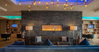 Sandman Signature Mississauga Hotel