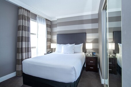 Sandman Signature Mississauga Hotel - Image 16