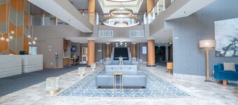 Sandman Signature Mississauga Hotel