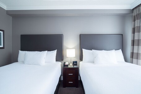 Sandman Signature Mississauga Hotel - Image 33