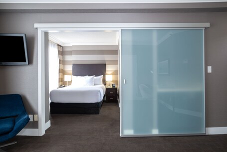 Sandman Signature Mississauga Hotel - Image 32