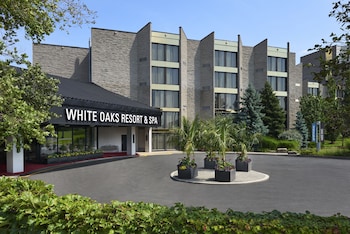 Hotel Exterior at White Oaks Resort & Spa