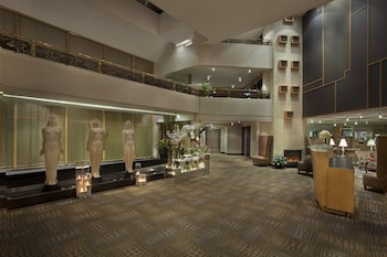 Hotel entrance and lobby at White Oaks Resort & Spa