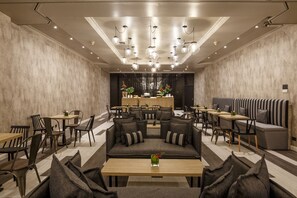 Café da manhã com buffet todos os dias (USD 8 por pessoa) 