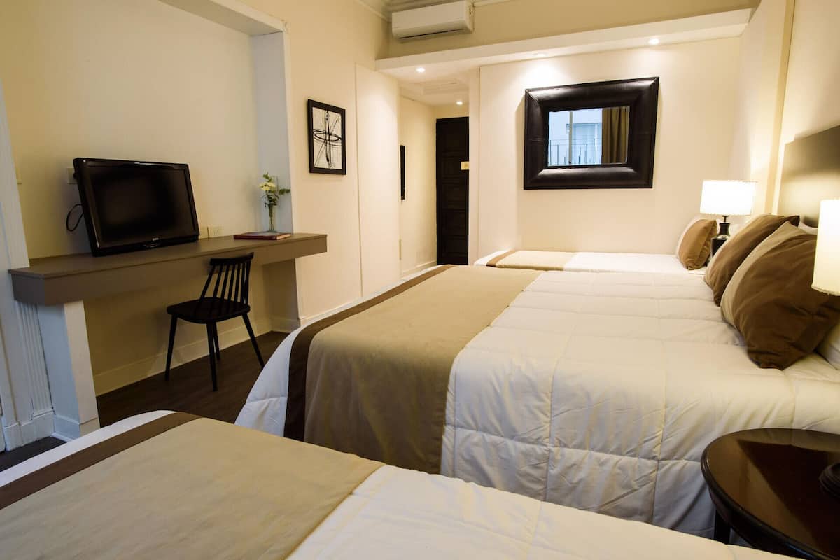 Hochwertige Bettwaren, Daunenbettdecken, Pillowtop-Betten, Zimmersafe