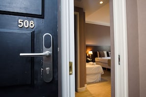 Room, 2 Bedrooms, Connecting Rooms