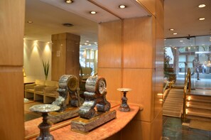 Interior entrance - Bauen Suite Hotel (Buenos Aires)