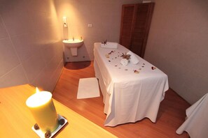 Hot stone massages, facials, massages - Radisson Hotel Puerto Varas (Puerto Varas)
