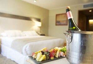 Room service - dining - Radisson Hotel Puerto Varas (Puerto Varas)