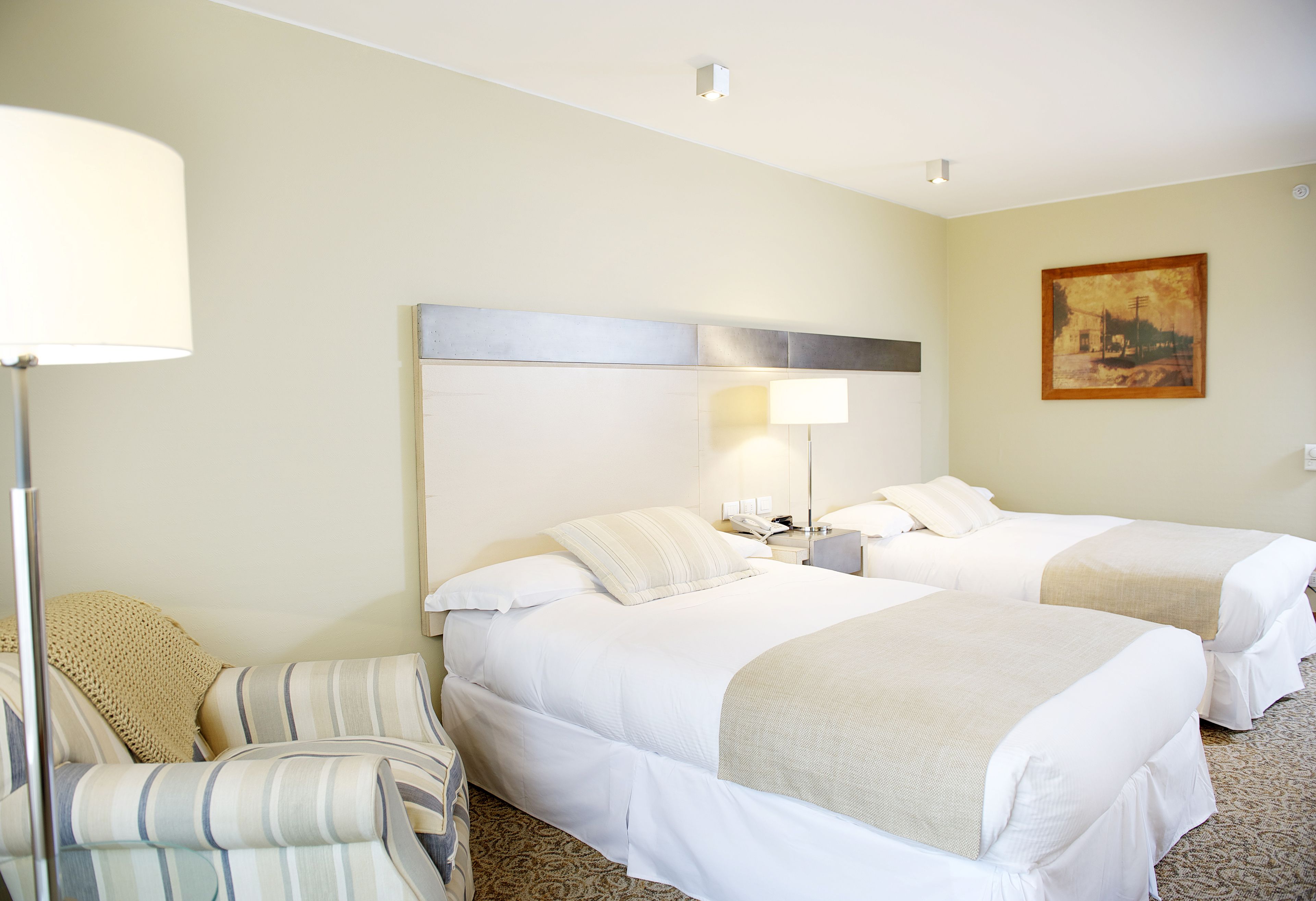 standard room | 1 bedroom, minibar, in-room safe, desk