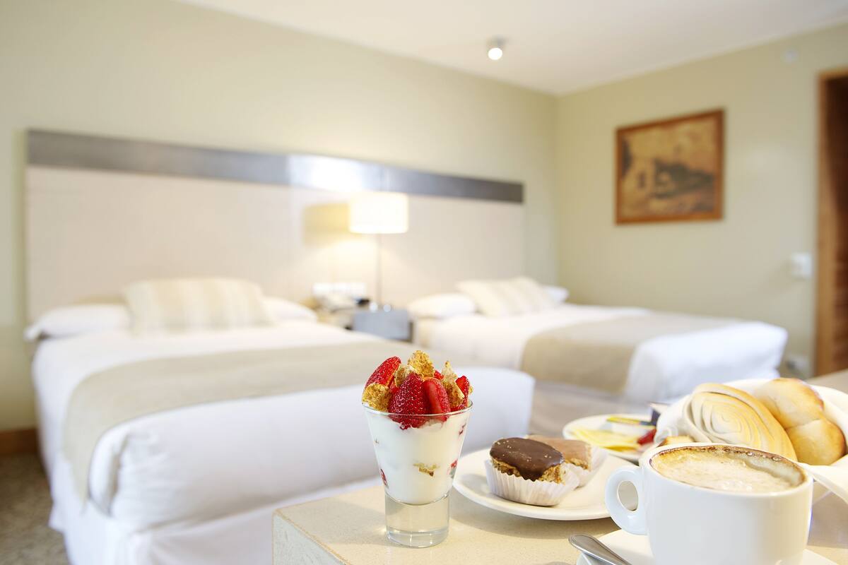 xxx-standard room | room service – dining