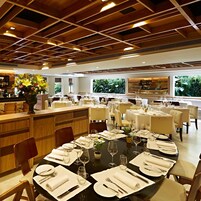 Breakfast, lunch, dinner served; Italian cuisine