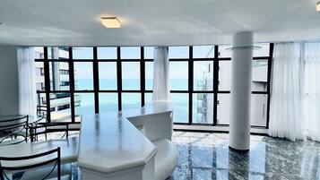 ROYAL ELEGANCE | Vista do quarto