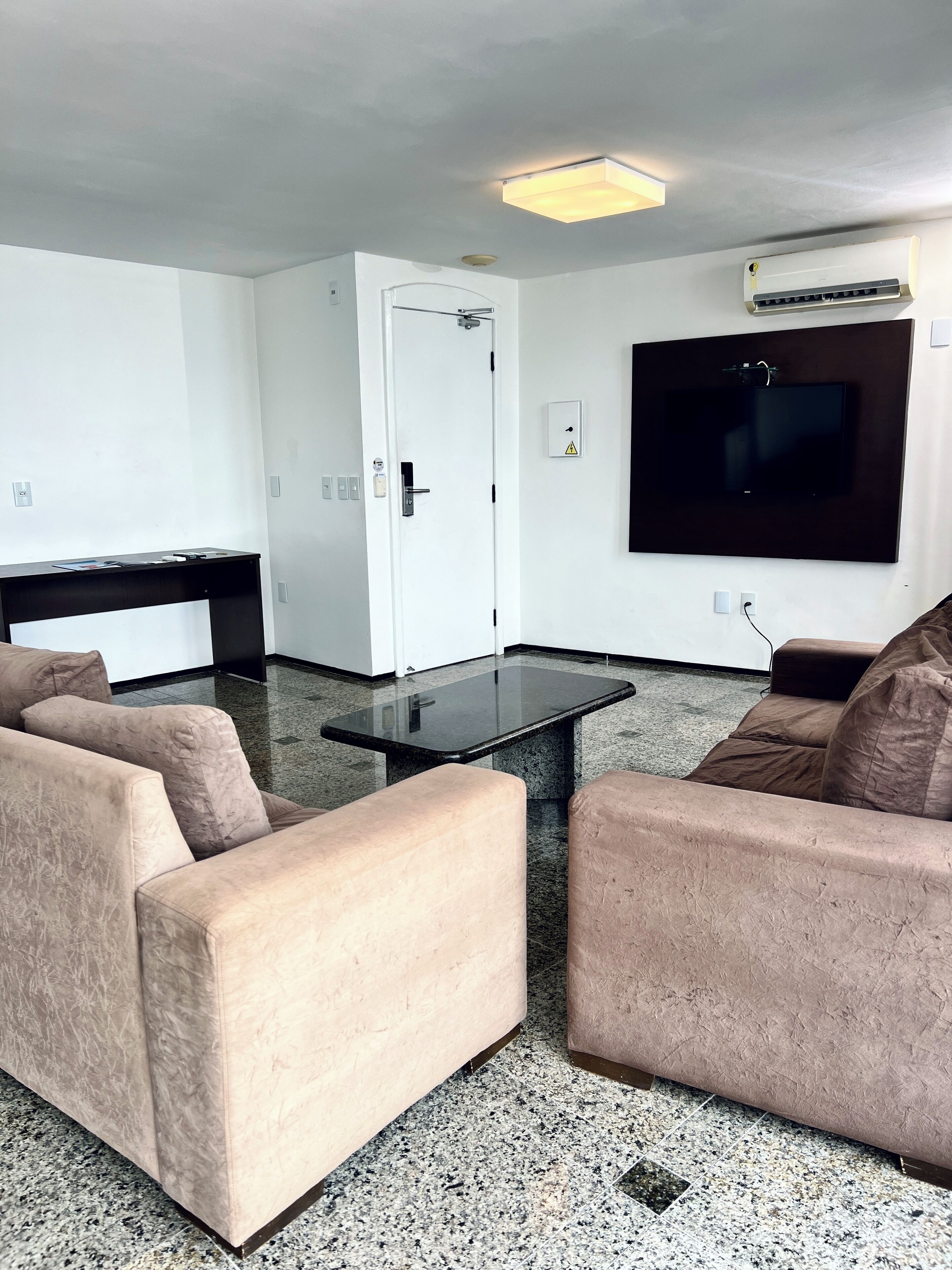 executive room | living area | lcd tv