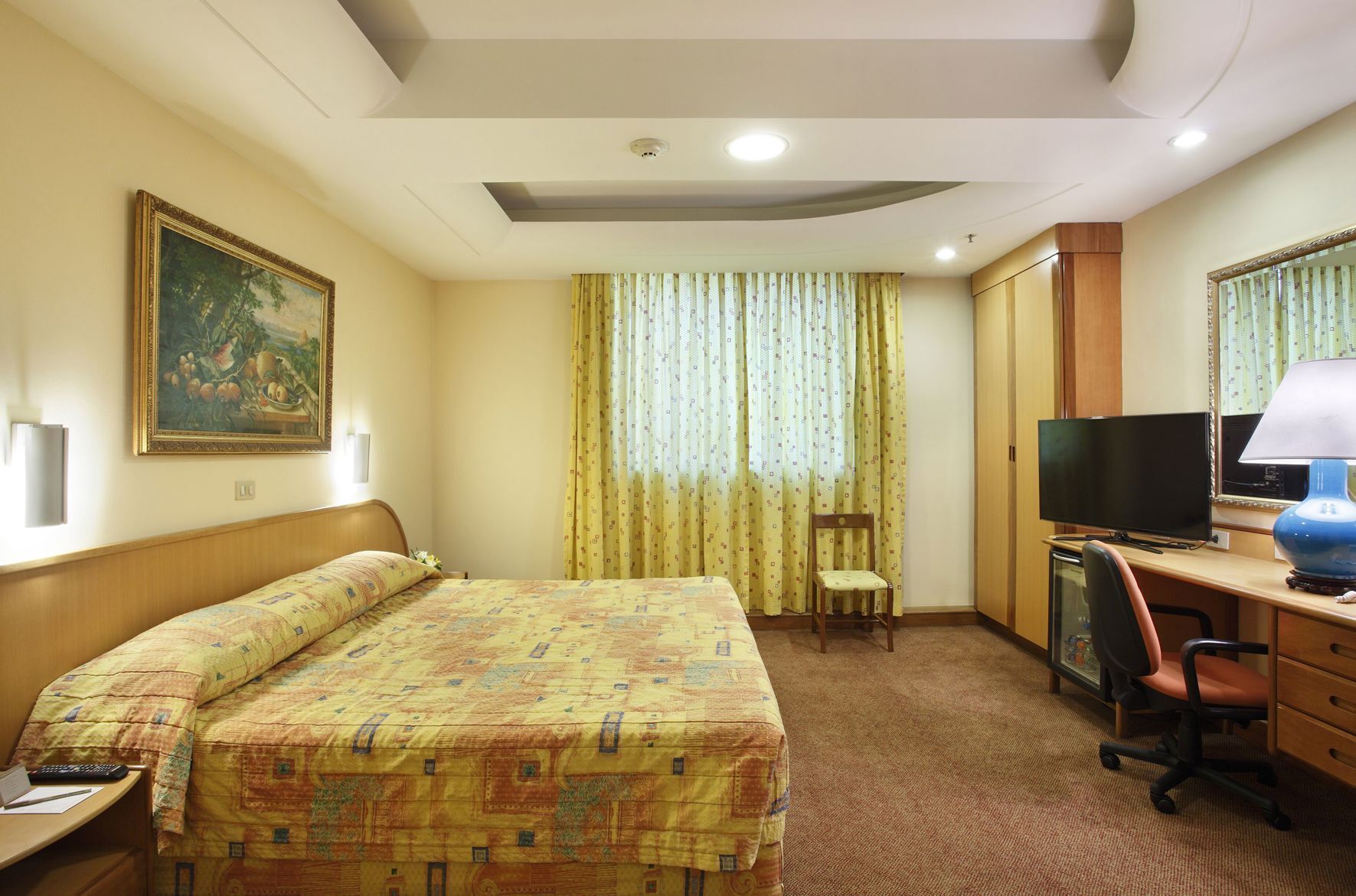 Minibar, in-room safe, desk, blackout curtains