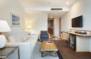 Executive Suite with City View | 2 bedrooms, minibar, in-room safe, desk