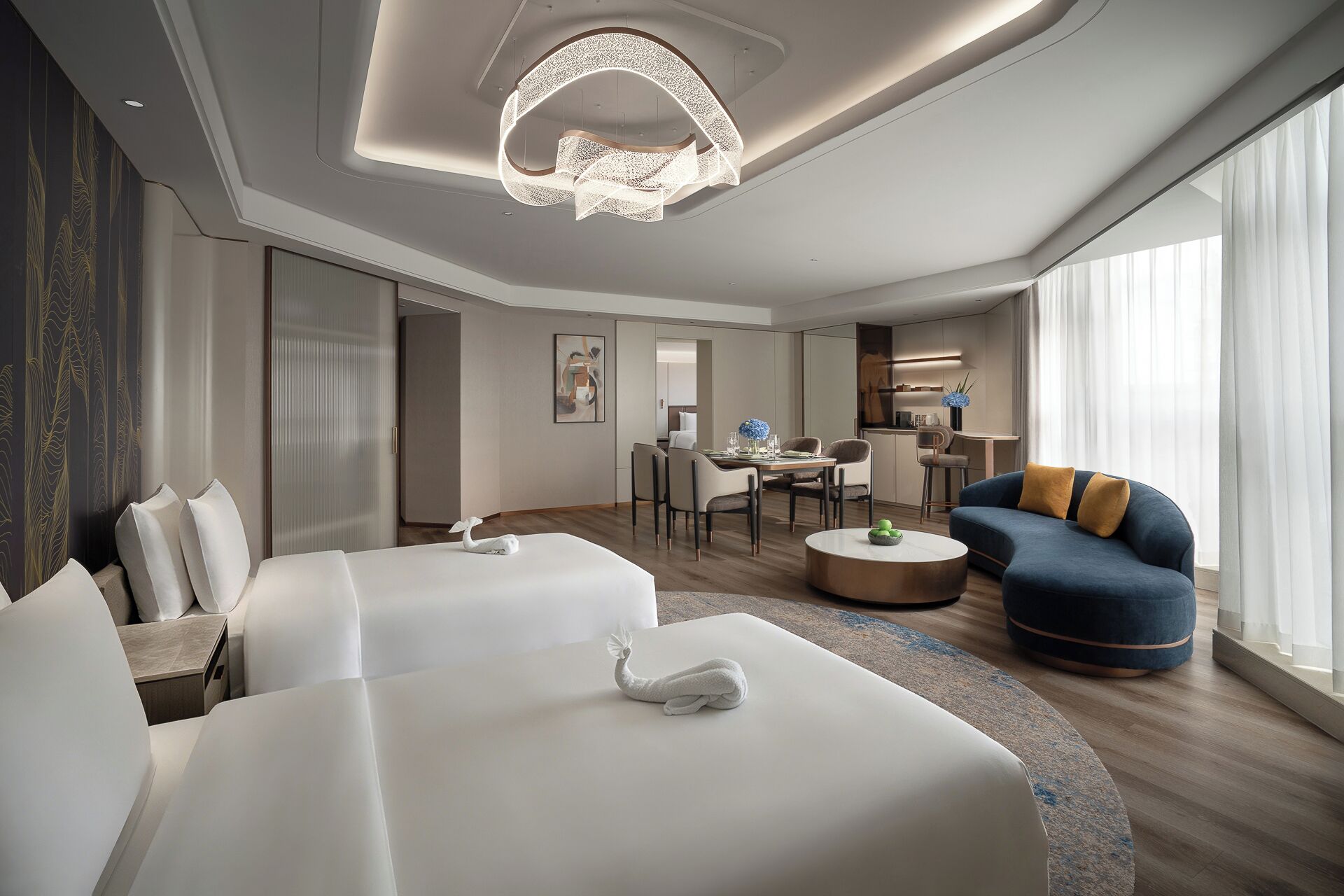 Family Panorama Suite