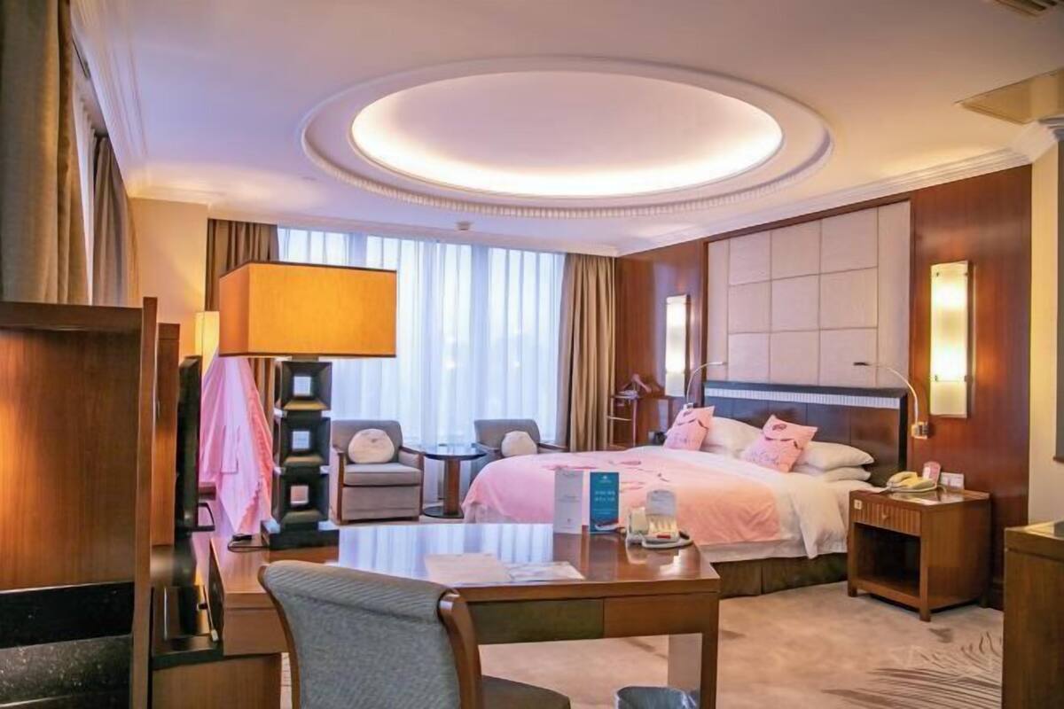 Minibar, caja fuerte, escritorio y espacio para trabajar con un portátil