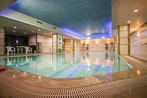 Indoor pool - Grand Soluxe Zhongyou Hotel Shanghai (Shanghai)