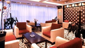 Lobby sitting area - Gloria Plaza Hotel Dalian (Dalian)