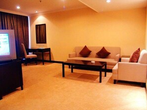 Living room - Gloria Plaza Hotel Dalian (Dalian)