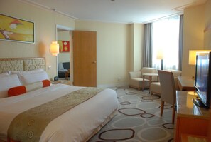 Superior Room, River View | 1 bedroom, down comforters, blackout drapes, iron/ironing board - Gloria Grand Nanchang (Nanchang)