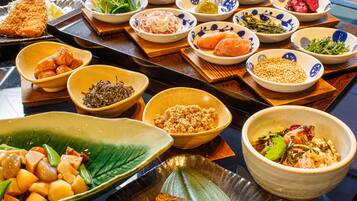 Daily buffet breakfast (JPY 2800 per person)