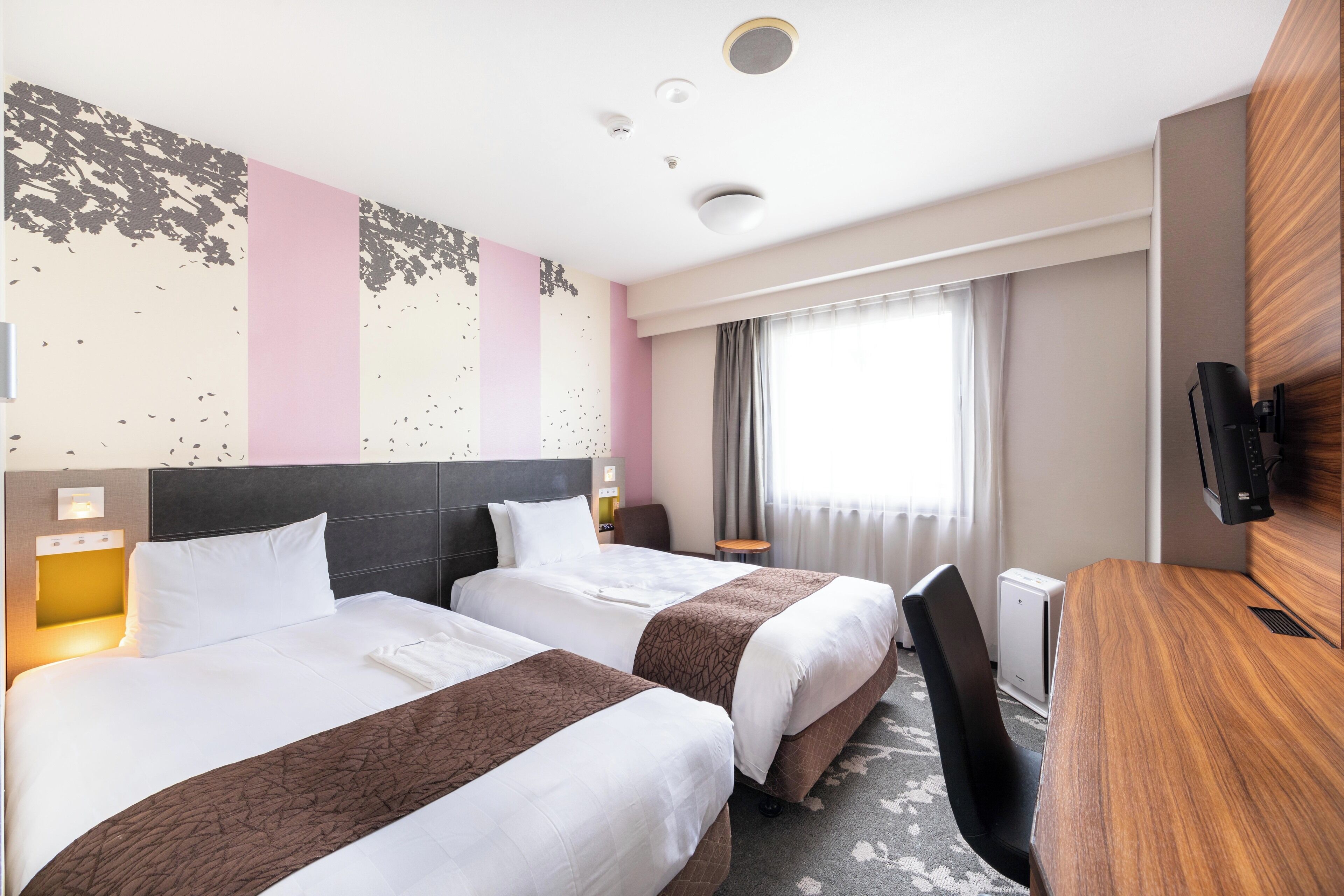 superior twin room, non smoking | desk, blackout curtains, iron/ironing board, free wifi