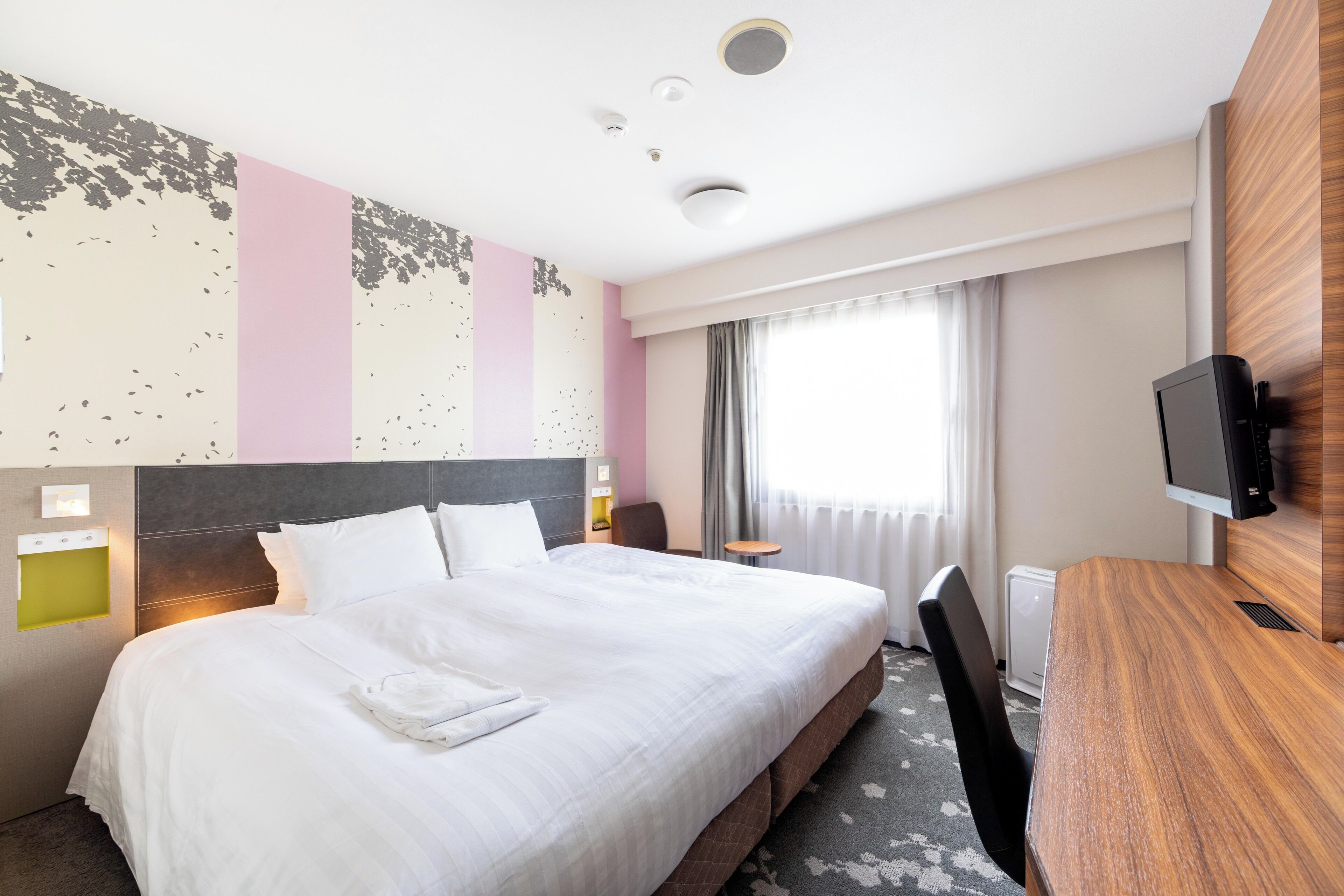 superior double room, non smoking | desk, blackout curtains, iron/ironing board, free wifi