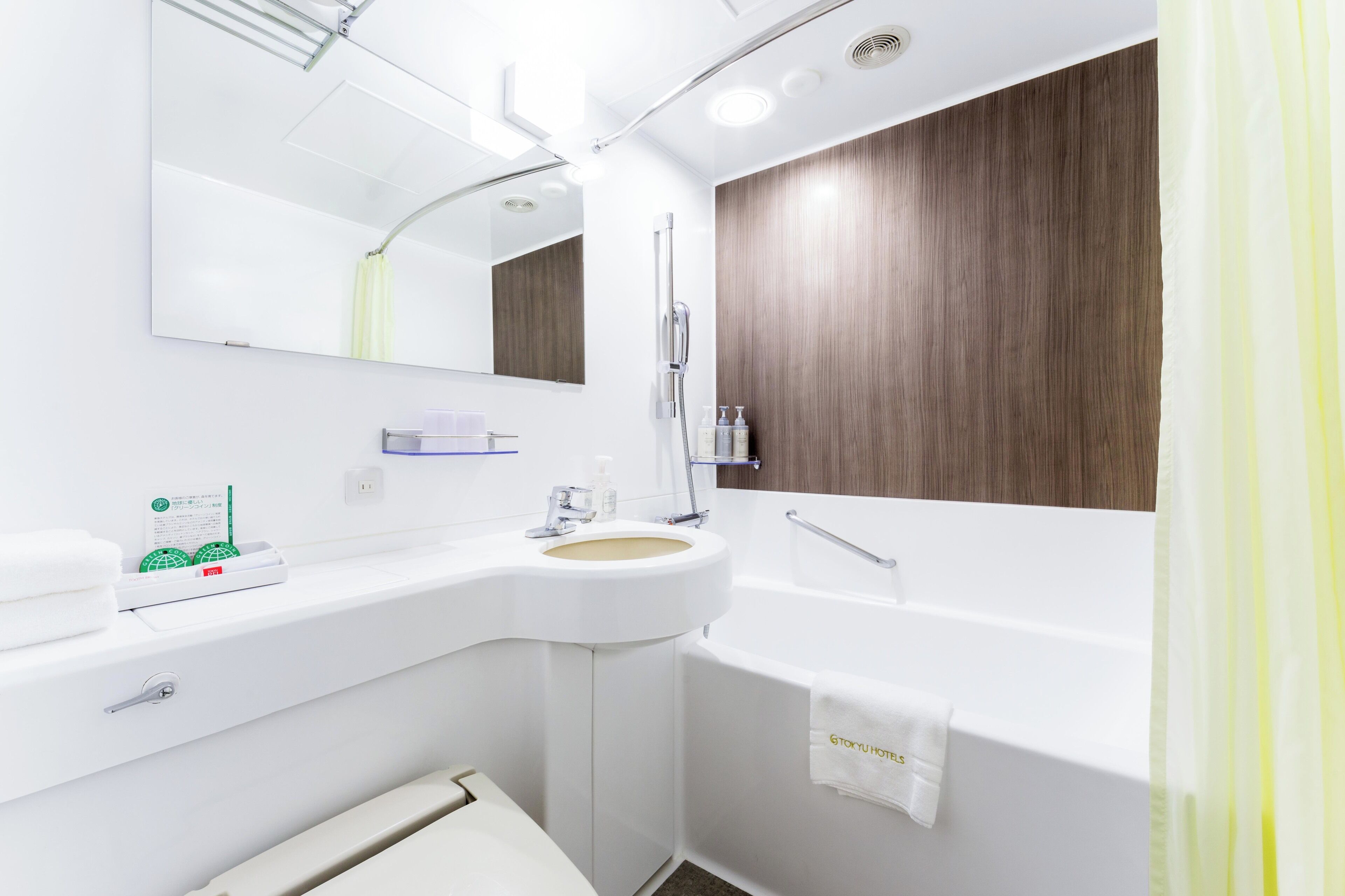 combined shower/bathtub, free toiletries, hair dryer, bathrobes