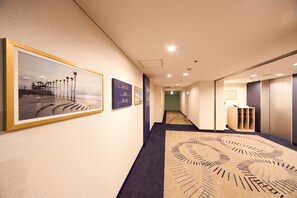 Laptop workspace, blackout curtains, iron/ironing board, free WiFi - Kobe Sannomiya Tokyu REI Hotel (Kobe)