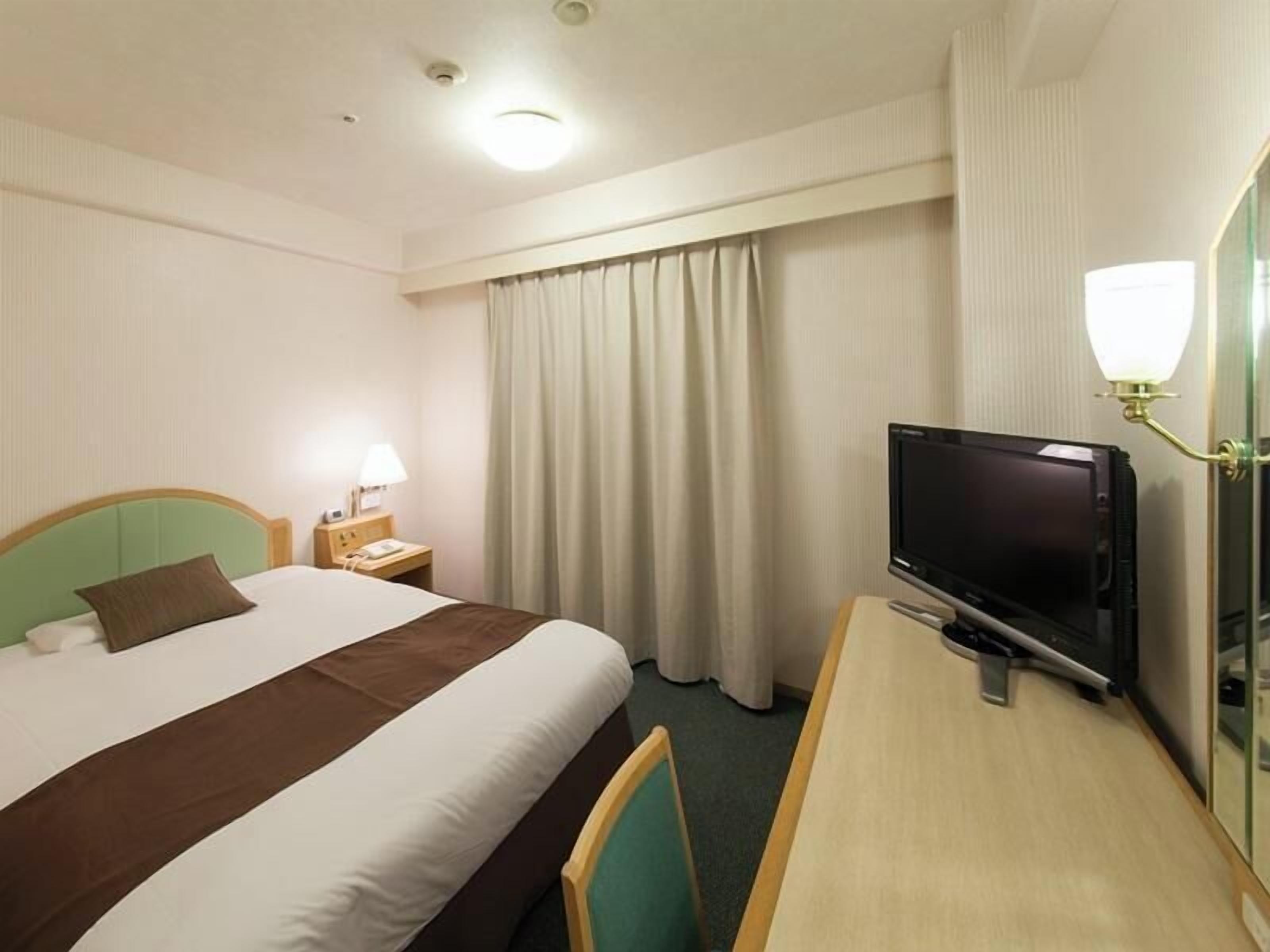 Ferros/tábuas de passar roupa, Wi-Fi de cortesia, roupa de cama