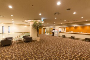 Check-in/check-out kiosk