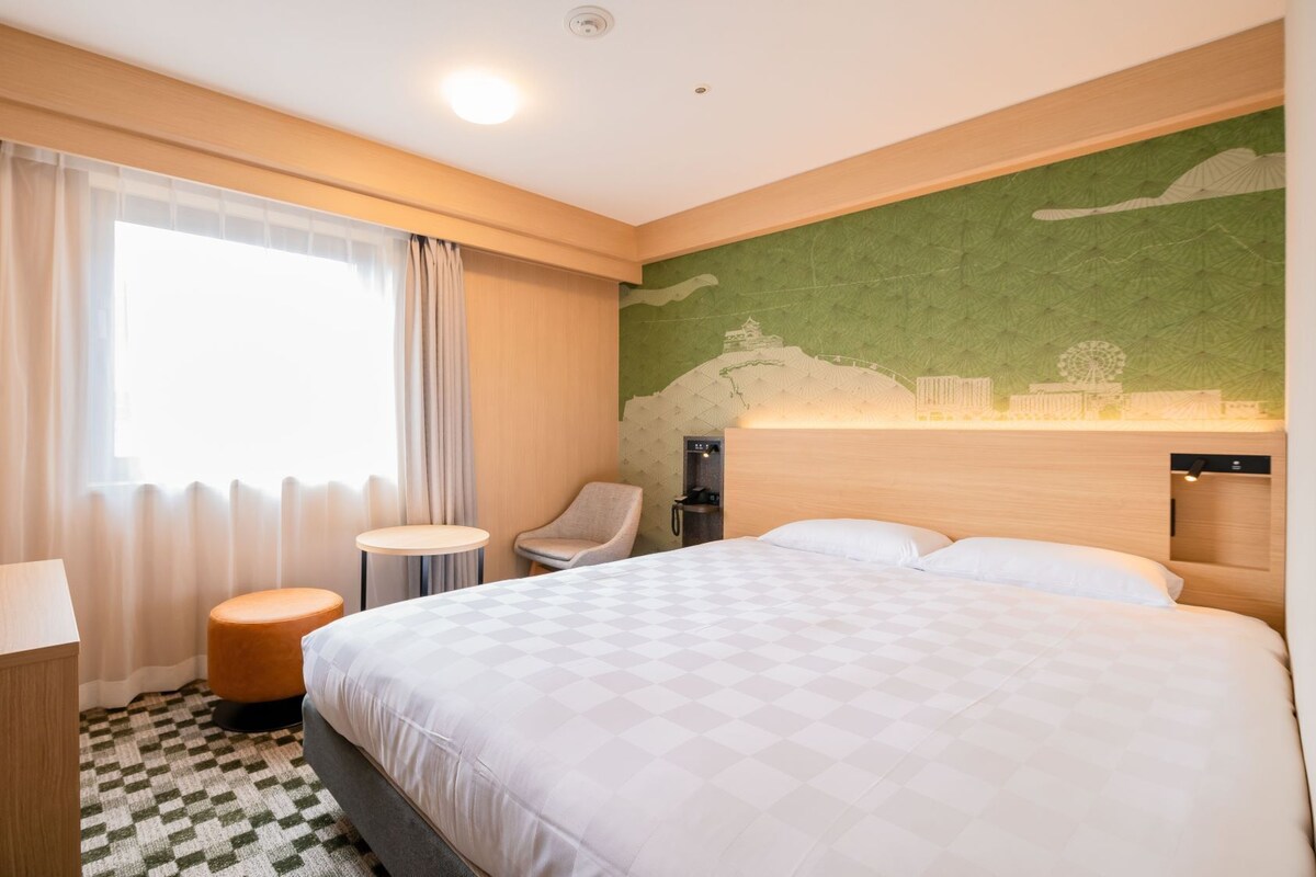 Een strijkplank/strijkijzer, gratis wifi, beddengoed