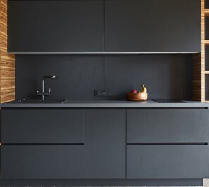 Estudio | Cocineta privada | Refrigerador