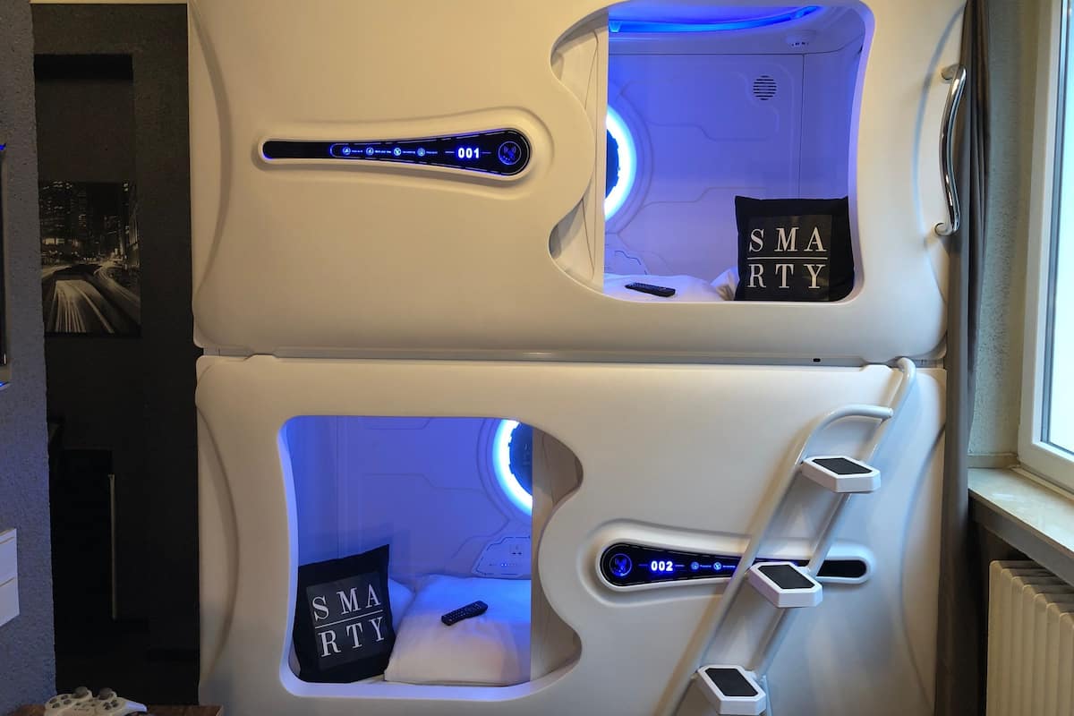 SMARTY Pod Room | Desk, iron/ironing board (on request), WiFi (free)