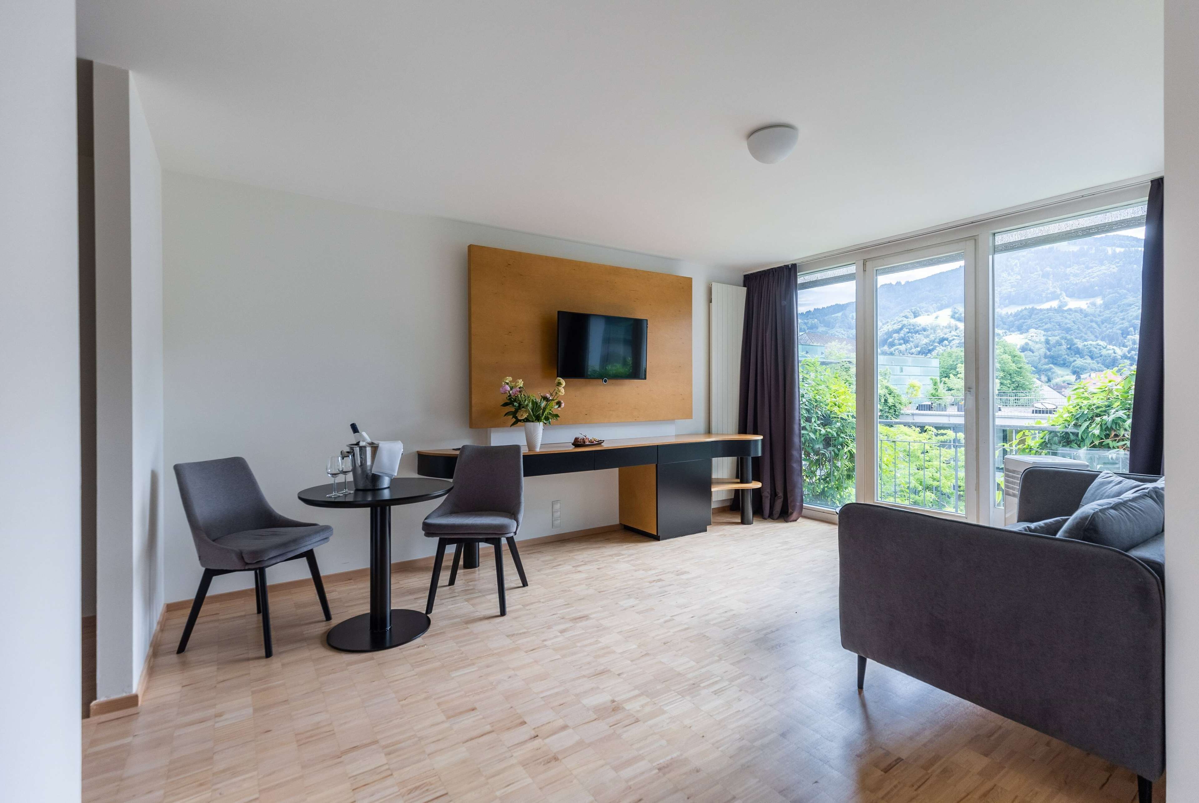 classic apartment | hypo-allergenic bedding, in-room safe, desk, soundproofing