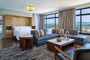Egyptian cotton sheets, premium bedding, in-room safe, desk - The Westin Westminster (Westminster)