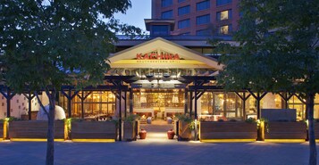 Se sirven desayunos, almuerzos y cenas; cocina regional