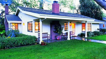 Deluxe Suite | Exterior