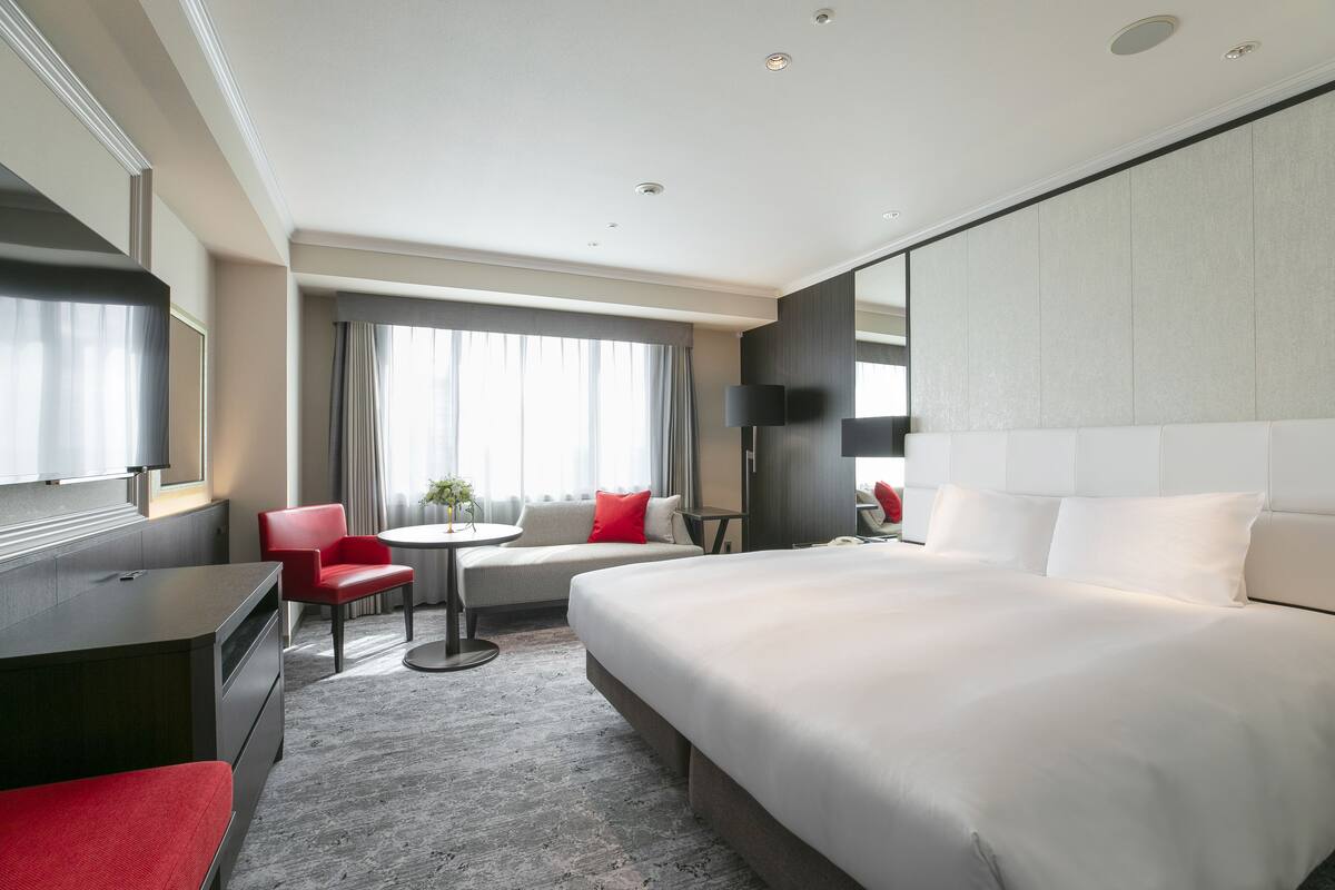 Minibar, in-room safe, desk, blackout curtains