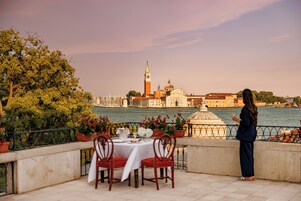 Sansovino Lagoon View Suite | Terassi/patio