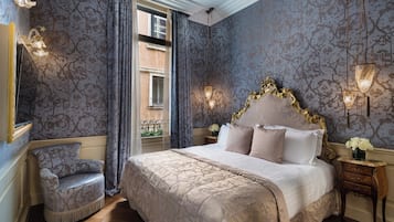 Deluxe Suite | Premium bedding, minibar, in-room safe, desk